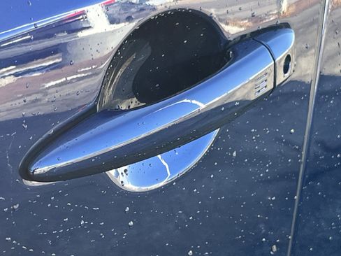 Used 2023 Nissan Ariya AWD image 12