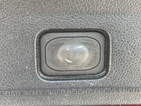 Used 2017 Ford Explorer Limited w/ Equipment Group 301A FWD image 13