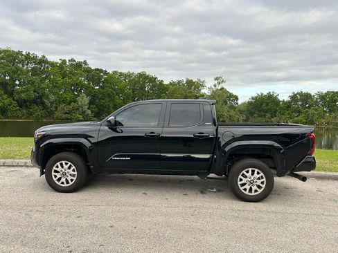 Used 2024 Toyota Tacoma SR5 RWD image 2