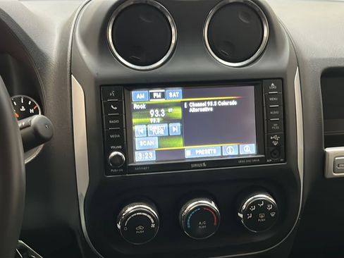Used 2014 Jeep Compass Latitude w/ Mopar Chrome Accents Group AWD/4WD image 22