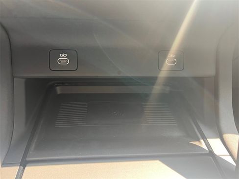 New 2025 Land Rover Discovery Sport S image 32