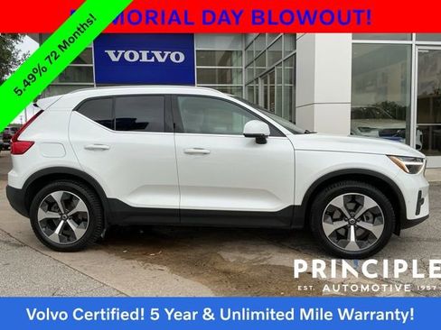 Used 2023 Volvo XC40 B5 Plus w/ Driver Assist Package AWD/4WD image 7