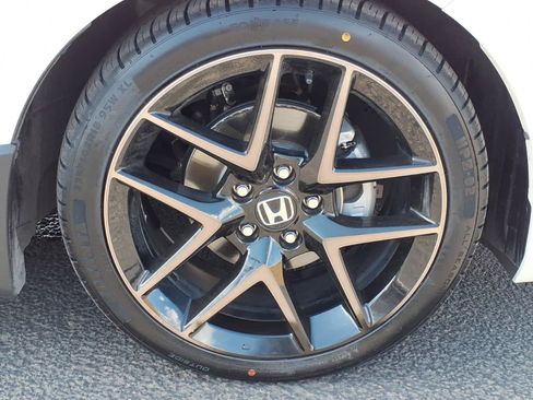 Used 2024 Honda Civic Sport Touring image 9