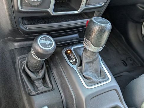 Used 2021 Jeep Gladiator Sport w/ Trailer Tow Package AWD/4WD image 30