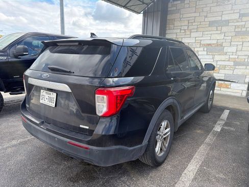 Used 2020 Ford Explorer XLT RWD image 3