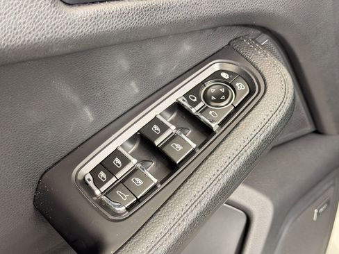 Used 2018 Porsche Macan AWD/4WD image 25