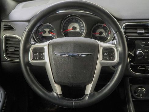 Used 2013 Chrysler 200 Limited image 20
