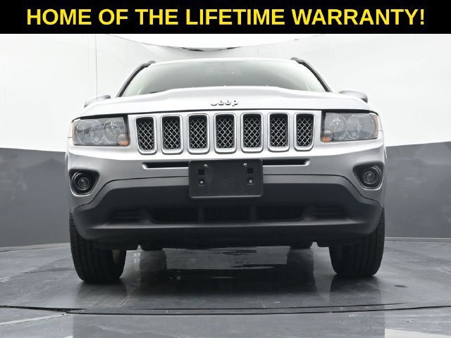 Used 2017 Jeep Compass Latitude AWD/4WD image 40