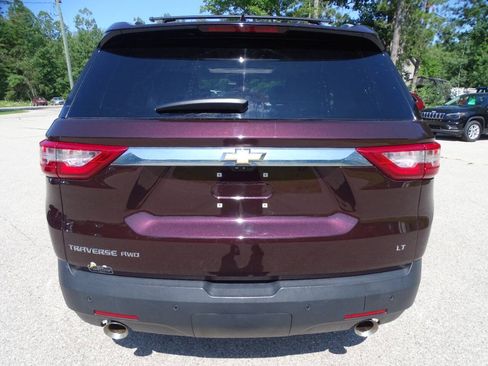 Used 2018 Chevrolet Traverse AWD LT w/ 2LT image 11