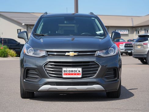 Used 2019 Chevrolet Trax LT w/ LT Convenience Package FWD image 8