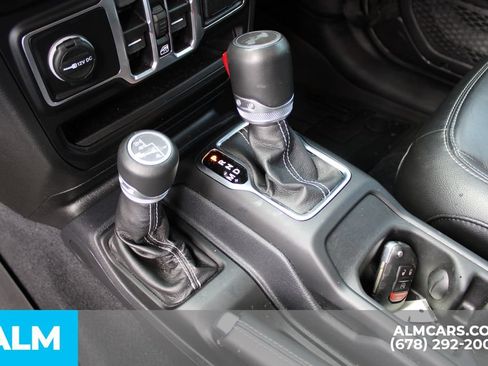 Used 2021 Jeep Wrangler Unlimited Sahara AWD/4WD image 30