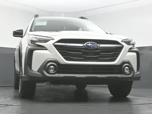 Used 2025 Subaru Outback Premium AWD/4WD image 51