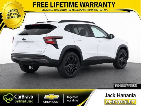 Used 2024 Chevrolet Trax ACTIV w/ Sunroof Package FWD image 6