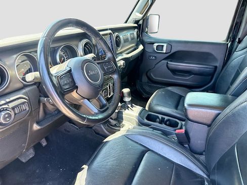 Used 2022 Jeep Gladiator Mojave AWD/4WD image 25