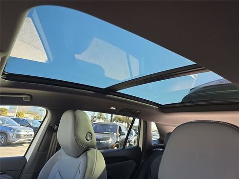 New 2026 Volkswagen Tiguan SE R-Line image 28