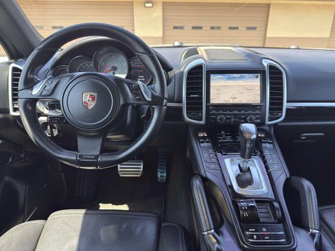 Used 2011 Porsche Cayenne S AWD/4WD image 16