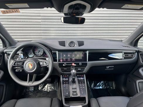 Certified 2026 Porsche Macan image 13