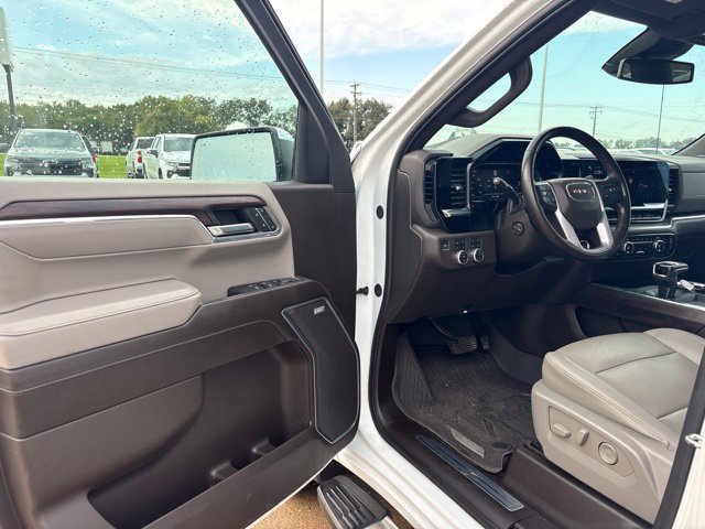 Used 2024 GMC Sierra 1500 SLT w/ SLT Premium Plus Package AWD/4WD image 13