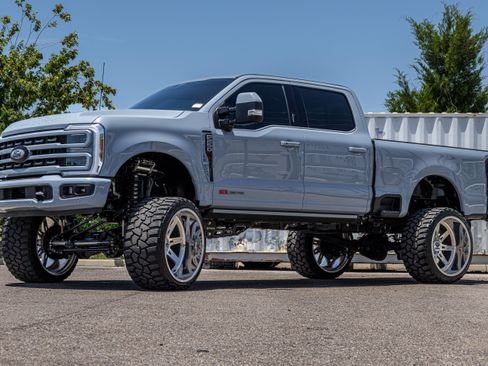 Used 2024 Ford F250 Platinum AWD/4WD image 8
