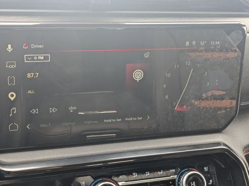 Used 2025 GMC Sierra 3500 AT4 w/ AT4 Premium Plus Package image 24