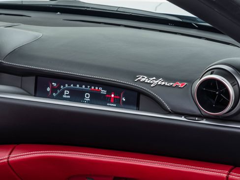 Certified 2022 Ferrari Portofino M image 38