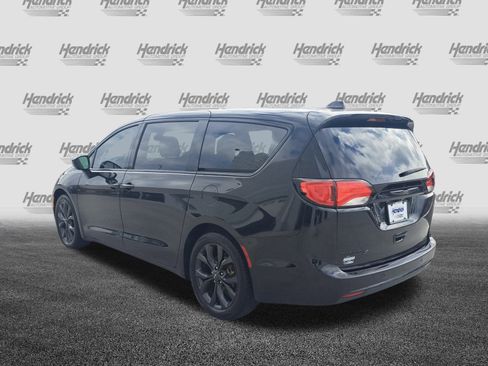 Used 2019 Chrysler Pacifica Touring Plus w/ S Appearance Package image 7