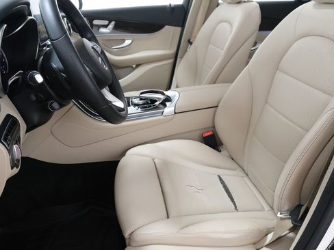 Used 2017 Mercedes-Benz GLC 300 4MATIC image 30