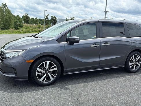 Used 2023 Honda Odyssey Touring image 13