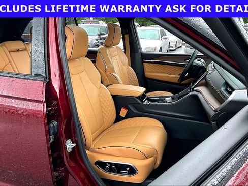 Used 2025 Jeep Grand Cherokee Summit w/ MOPAR Finishing Package AWD/4WD image 7
