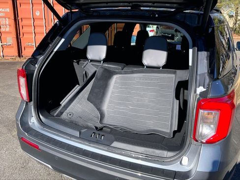 Used 2023 Ford Explorer XLT w/ Equipment Group 202A image 31