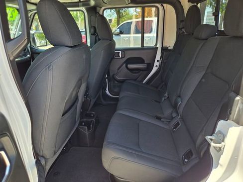 Used 2021 Jeep Gladiator Sport AWD/4WD image 16