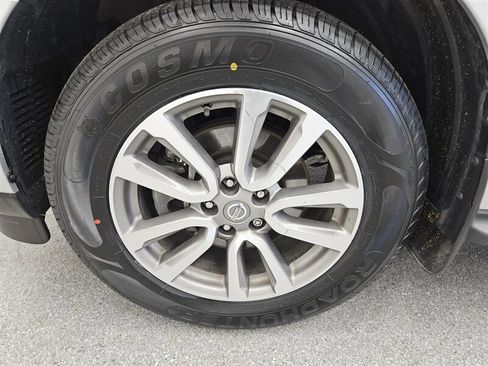 Used 2014 Nissan Pathfinder SL w/ SL Premium Package image 16