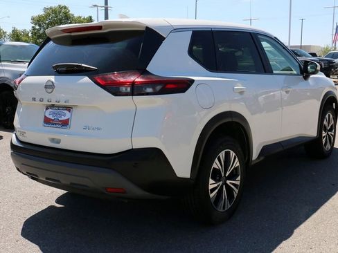 Used 2023 Nissan Rogue SV AWD/4WD image 5
