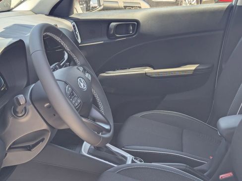 New 2025 Hyundai Venue Limited image 15