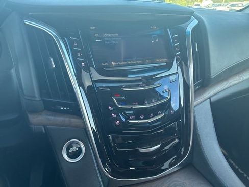 Used 2017 Cadillac Escalade ESV Premium Luxury AWD/4WD image 13