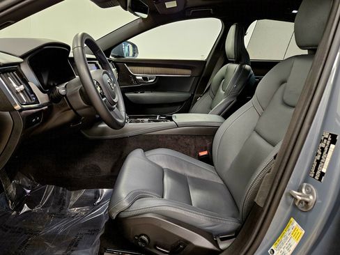 Used 2023 Volvo S90 T8 Ultimate image 8