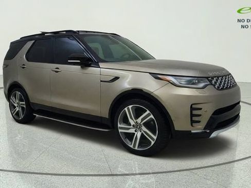 Used 2024 Land Rover Discovery Metropolitan Edition AWD/4WD image 2