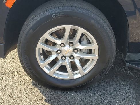 Used 2023 Chevrolet Tahoe LT image 32