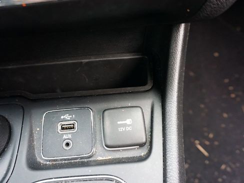 Used 2021 Jeep Cherokee Latitude image 14