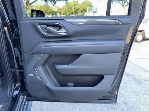 Used 2022 Chevrolet Suburban RST w/ Sport Performance Package image 24