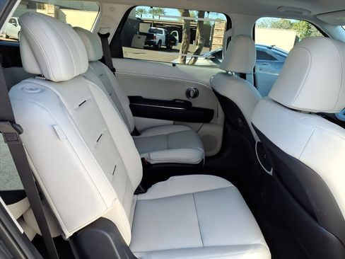 New 2026 Hyundai Palisade Calligraphy FWD image 9