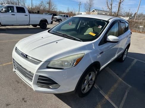 Used 2013 Ford Escape SE image 2