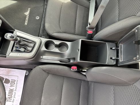 Used 2020 Hyundai Elantra SE w/ Cargo Package (C1) FWD image 18