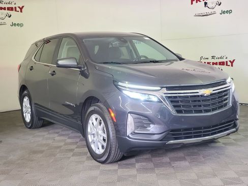 Used 2022 Chevrolet Equinox LT FWD image 2