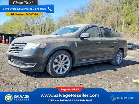 Used 2019 Lincoln MKT AWD image 1