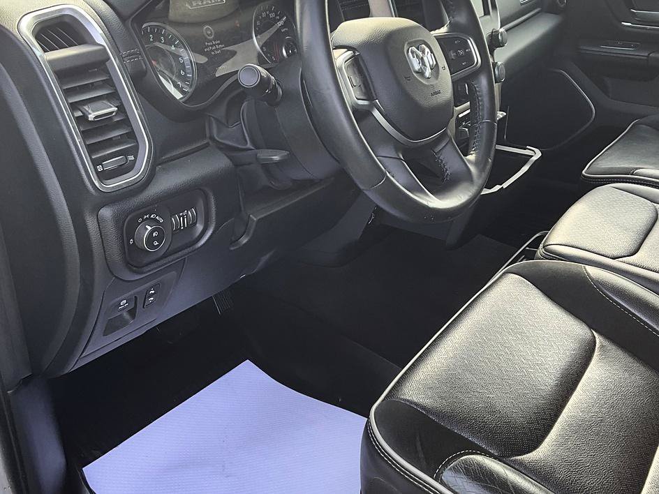 Used 2022 RAM 1500 Laramie AWD/4WD image 17
