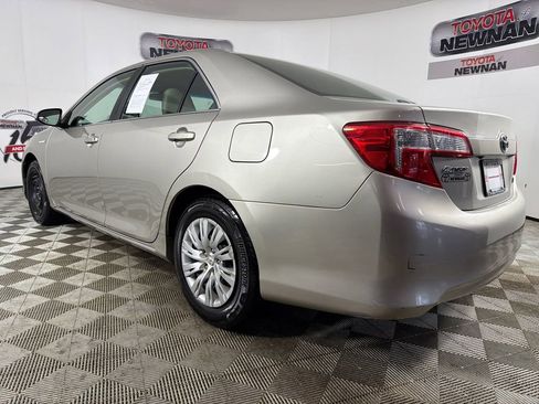 Used 2014 Toyota Camry LE FWD image 5