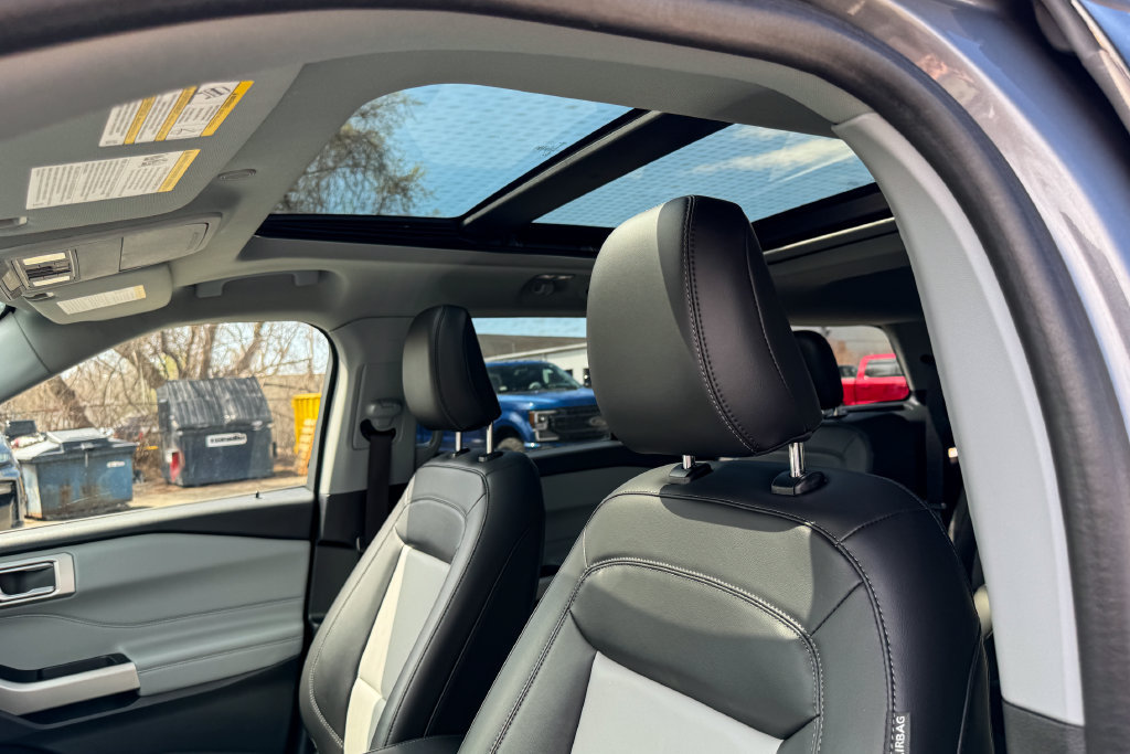 Certified 2022 Ford Explorer XLT w/ Equipment Group 202A AWD/4WD image 22