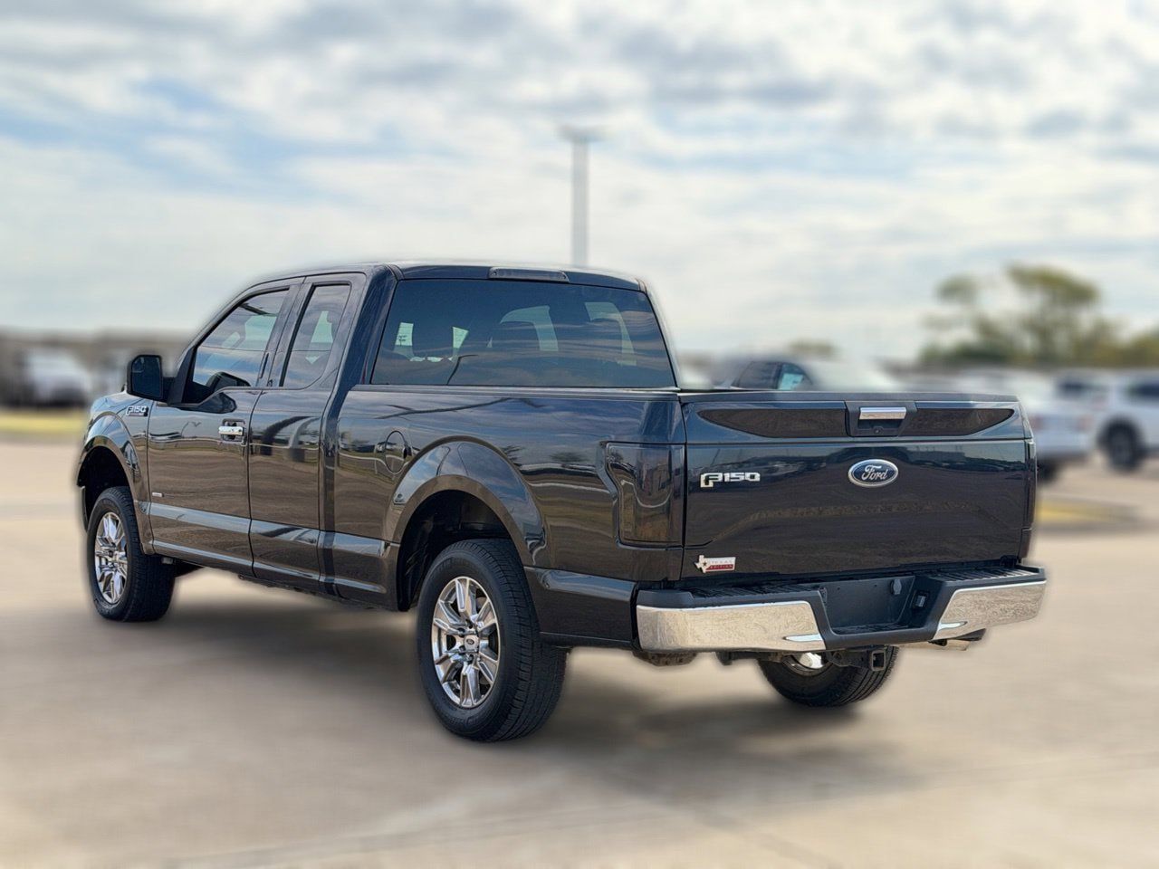 Used 2015 Ford F150 XLT w/ Equipment Group 301A Mid RWD image 6