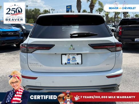 Used 2025 Mitsubishi Outlander SE FWD image 6